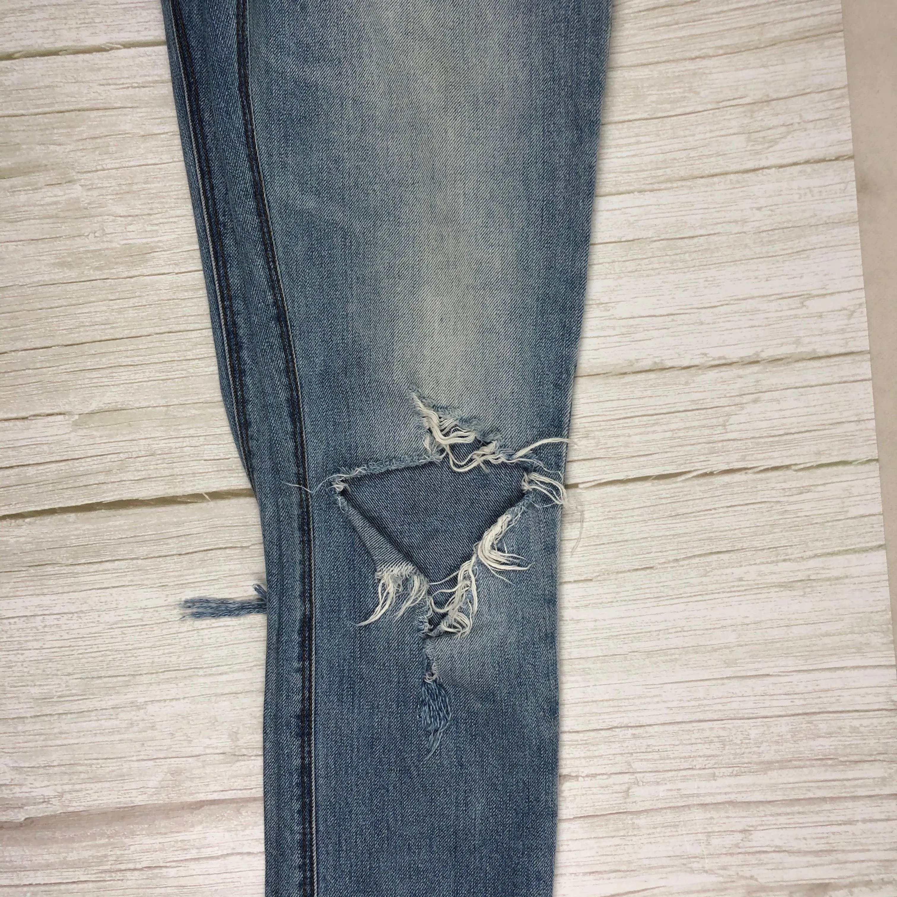 Tsubi Light Wash ‘Slim Straighties’ Busted Knee Jeans- Size 24"